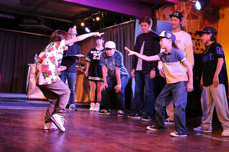 DANCE BATTLE TV PROUD